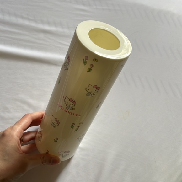 Sanrio Hello Kitty Tissue dispenser NWOT - Picture 3 of 3